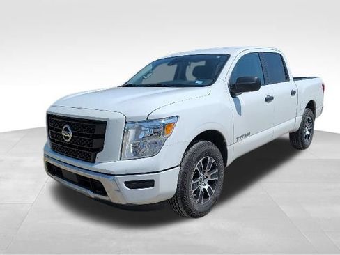 Used 2022 Nissan Titan SV AWD/4WD image 7