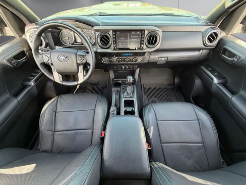 Used 2023 Toyota Tacoma TRD Sport image 12