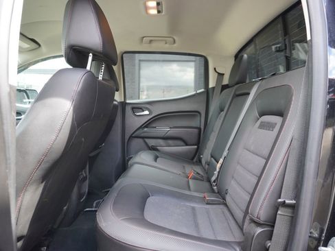 Used 2017 GMC Canyon SLE w/ All Terrain X Package AWD/4WD image 4