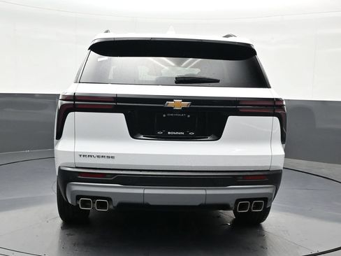 Used 2026 Chevrolet Traverse LT FWD image 4