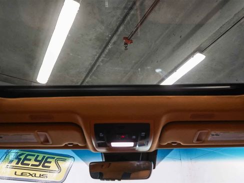 Used 2023 Lexus ES 300h w/ Premium Package image 16