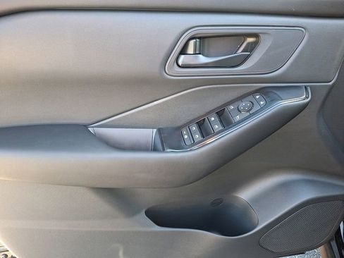 New 2026 Nissan Rogue S image 10