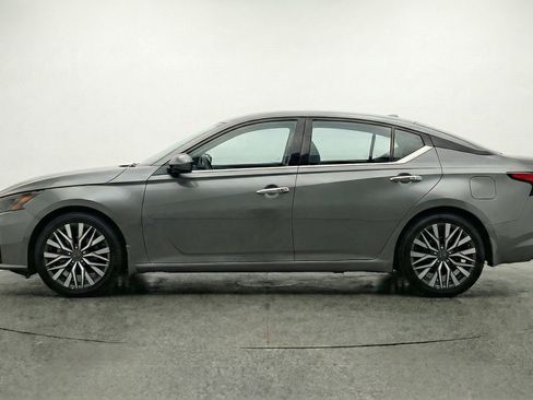 Used 2025 Nissan Altima 2.5 SV image 5