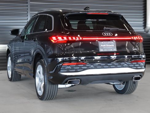 New 2025 Audi Q5 Premium Plus image 2