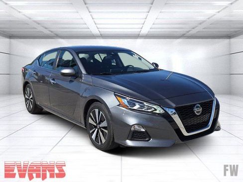 Used 2022 Nissan Altima 2.5 SV FWD image 1