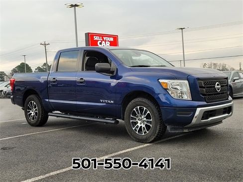 Used 2022 Nissan Titan SV image 4