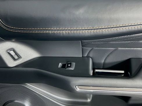 Used 2023 Ford Expedition Platinum image 31