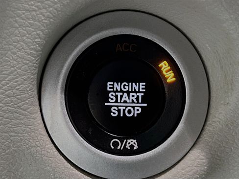 Used 2022 Chrysler Pacifica Touring-L image 23