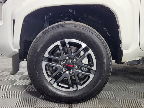 Used 2025 Toyota Tacoma TRD Sport AWD/4WD image 15