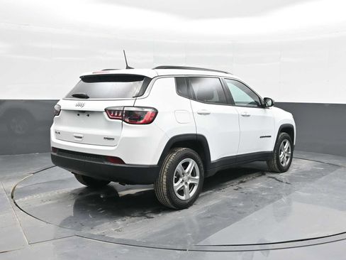 Used 2023 Jeep Compass Latitude image 4