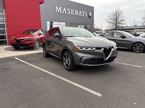 Certified 2024 Alfa Romeo Tonale Ti image 4