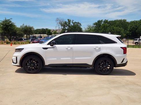 Certified 2023 Kia Sorento SX FWD image 4