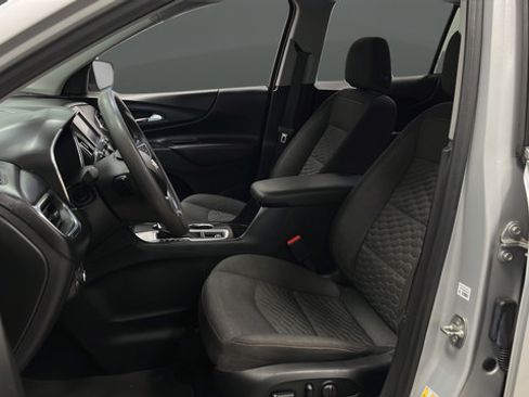 Used 2020 Chevrolet Equinox LT w/ LPO, Floor Liner Package FWD image 9