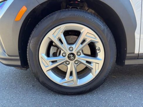 Used 2022 Hyundai Kona SEL image 35