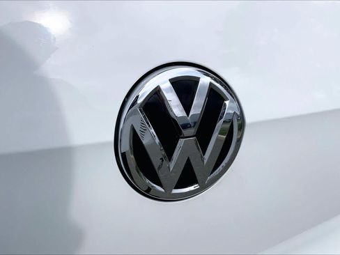 Used 2017 Volkswagen GTI SE FWD image 10