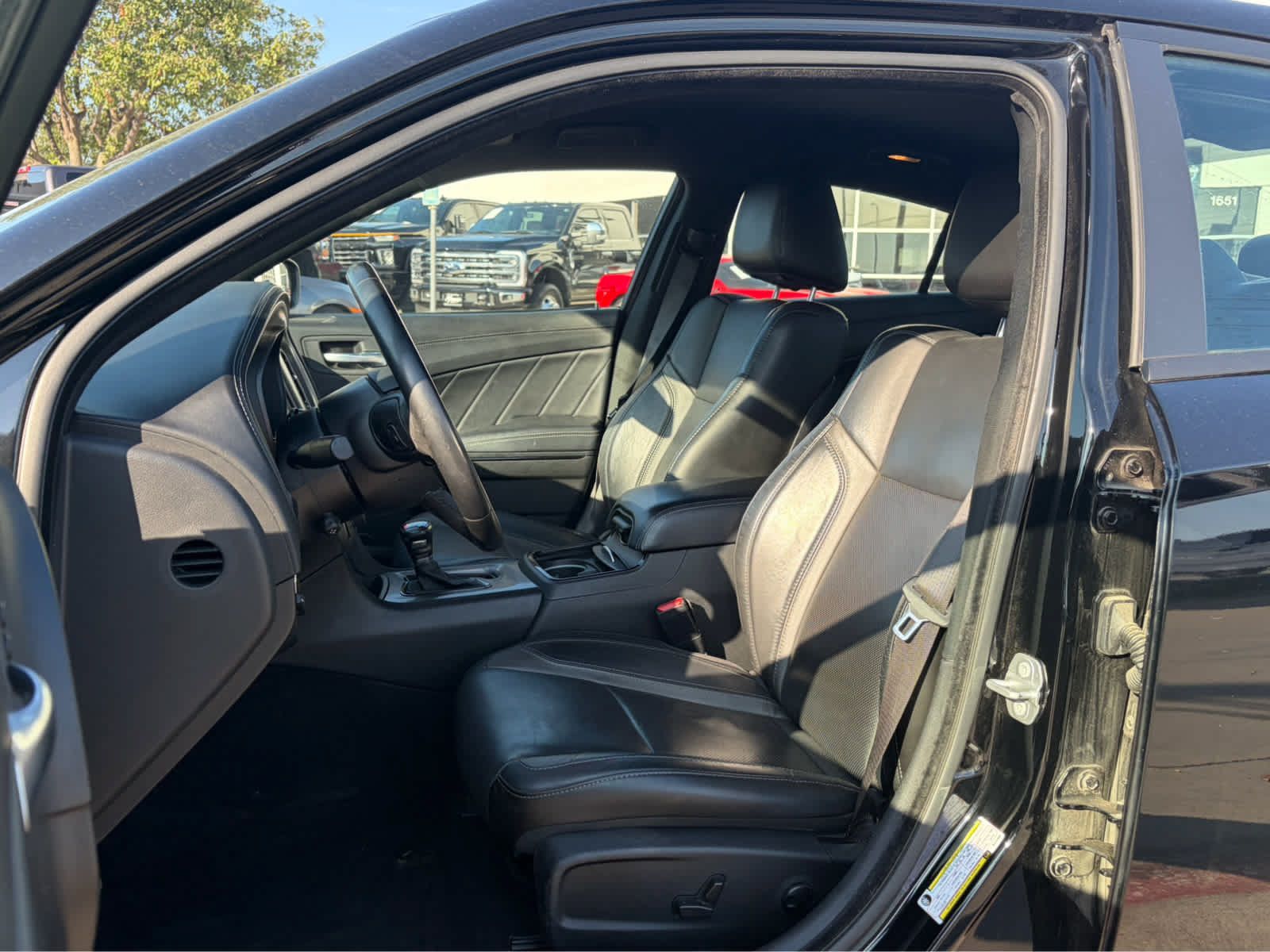 Used 2022 Dodge Charger SXT w/ Plus Group RWD image 6