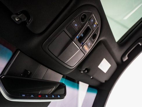 Used 2022 Genesis G70 3.3T w/ Sport Advanced Package image 33