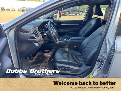 Used 2020 Toyota Camry SE FWD image 12