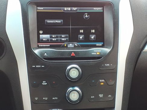 Used 2014 Ford Explorer XLT w/ Equipment Group 202A image 5