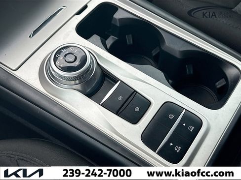 Used 2022 Ford Explorer XLT image 28