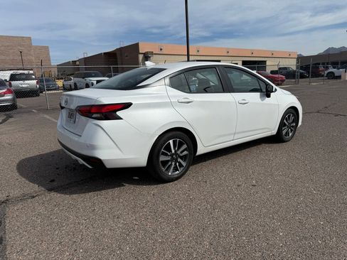 Used 2025 Nissan Versa SV image 5