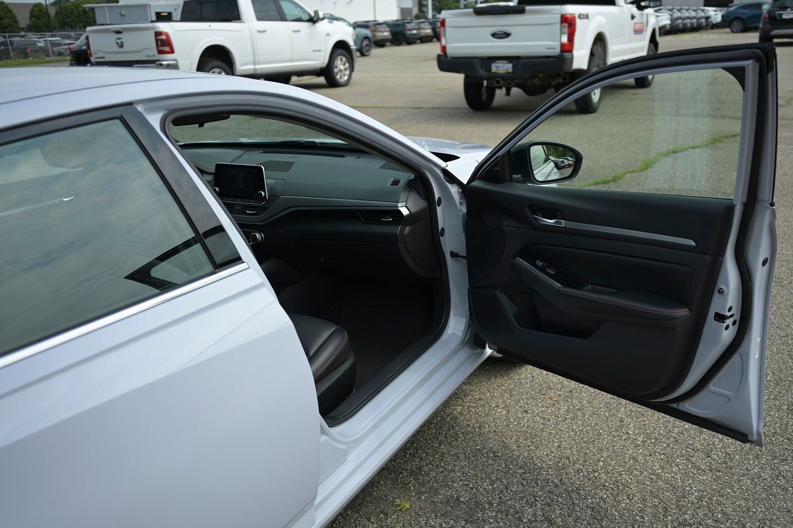 Used 2024 Nissan Altima 2.5 SR AWD/4WD image 42