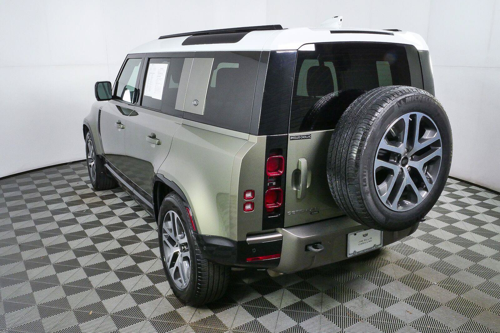 Used 2021 Land Rover Defender 110 X-Dynamic HSE AWD/4WD image 26