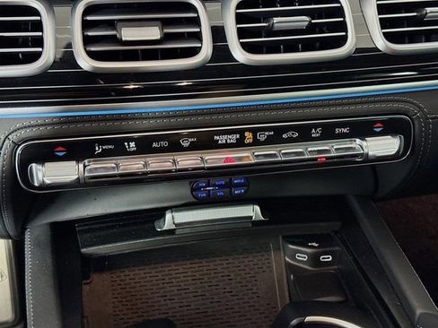 Used 2024 Mercedes-Benz Maybach GLS 600 4MATIC image 18