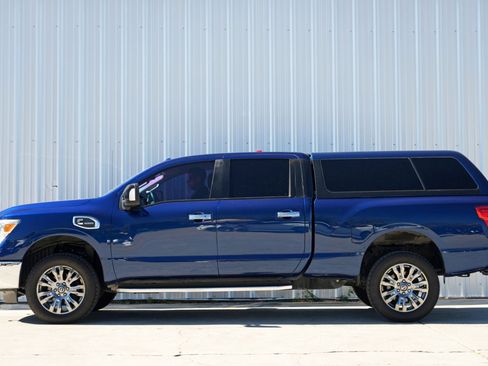 Used 2016 Nissan Titan SL image 8