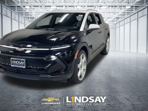 Used 2026 Chevrolet Equinox EV LT w/ LPO, All-Weather Mat Package FWD image 5