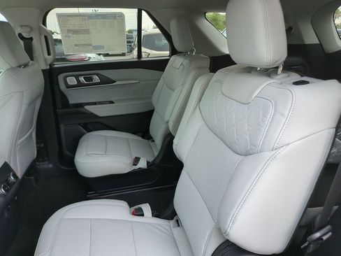 New 2026 Ford Explorer Platinum w/ LUX Leather Package AWD/4WD image 16