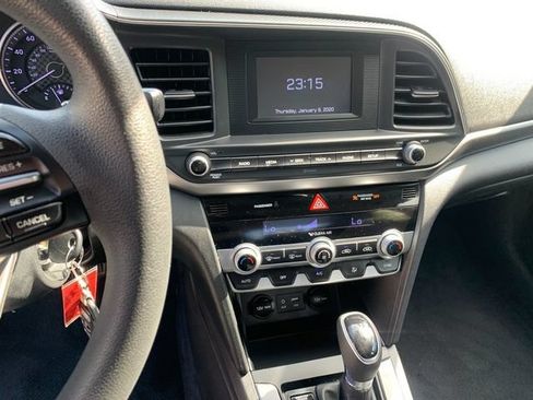 Used 2020 Hyundai Elantra SE w/ Cargo Package (C1) FWD image 23