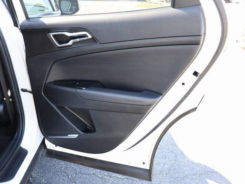Used 2023 Kia Sportage EX image 13