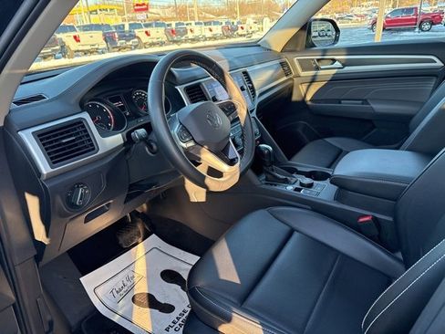 Used 2021 Volkswagen Atlas SE image 17