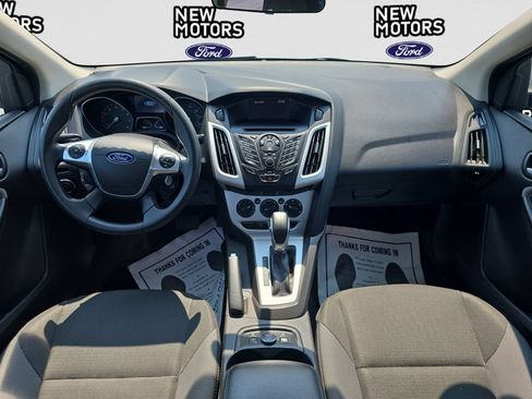 Used 2014 Ford Focus SE w/ SE Winter Package FWD image 9