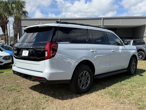 Certified 2025 Ford Expedition Active RWD image 4