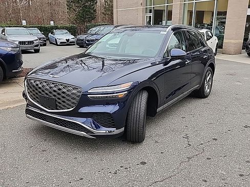 Used 2026 Genesis GV70 2.5T image 4