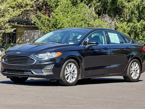 Used 2020 Ford Fusion SE FWD image 9