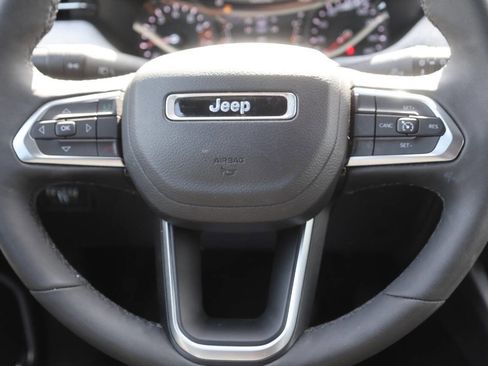 Used 2024 Jeep Compass Latitude w/ Convenience Group image 18