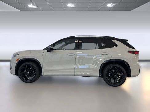 New 2026 Volkswagen Tiguan SE R-Line FWD image 2
