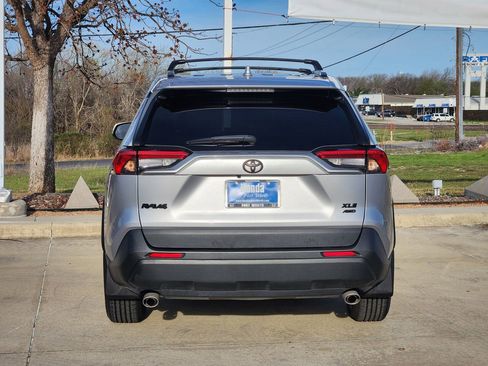 Used 2022 Toyota RAV4 XLE w/ XLE Grade Weather Package image 6