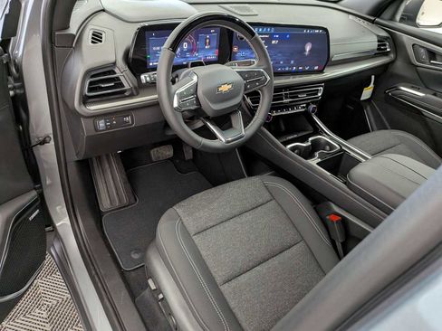 New 2026 Chevrolet Traverse LT w/ Enhanced Driving Package image 2