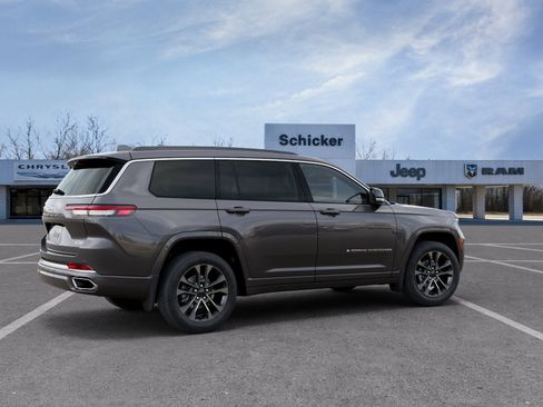 New 2025 Jeep Grand Cherokee L Overland w/ Advanced Protech Group III AWD/4WD image 28