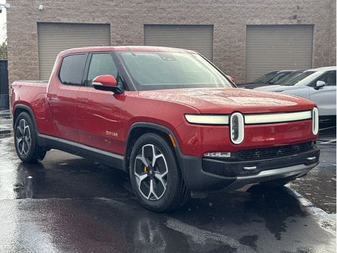 Used 2022 Rivian R1T Adventure image 3