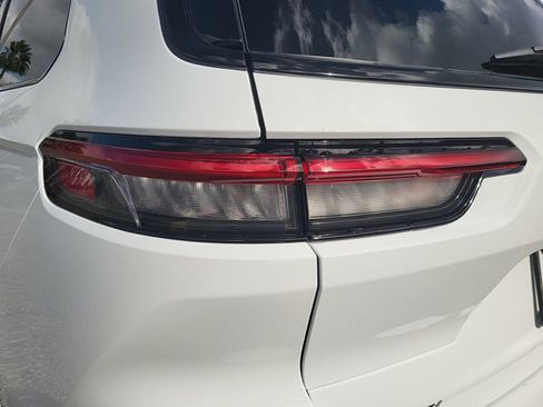 New 2025 Jeep Grand Cherokee L Altitude image 6