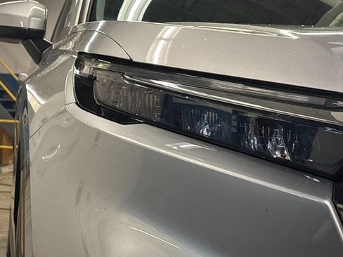 Used 2025 Honda CR-V LX image 28