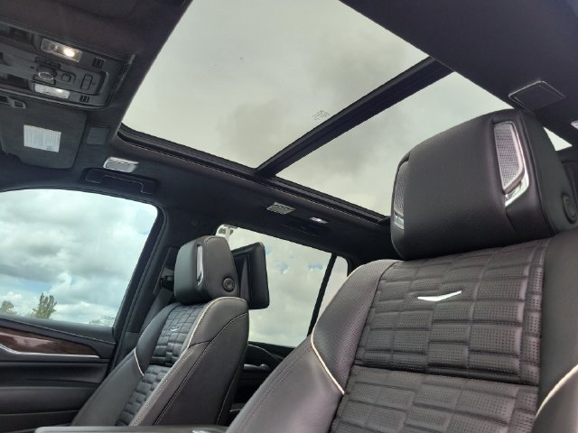 Used 2023 Cadillac Escalade Sport Platinum RWD image 33
