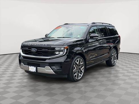 Used 2026 Ford Expedition Platinum w/ Platinum Ultimate Package AWD/4WD image 3