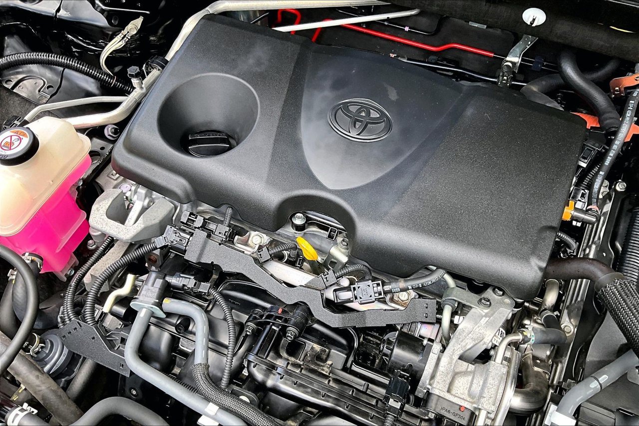 Used 2020 Toyota RAV4 LE AWD/4WD image 32