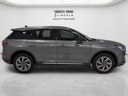 Used 2023 Lincoln Corsair FWD w/ Equipment Group 101A image 6